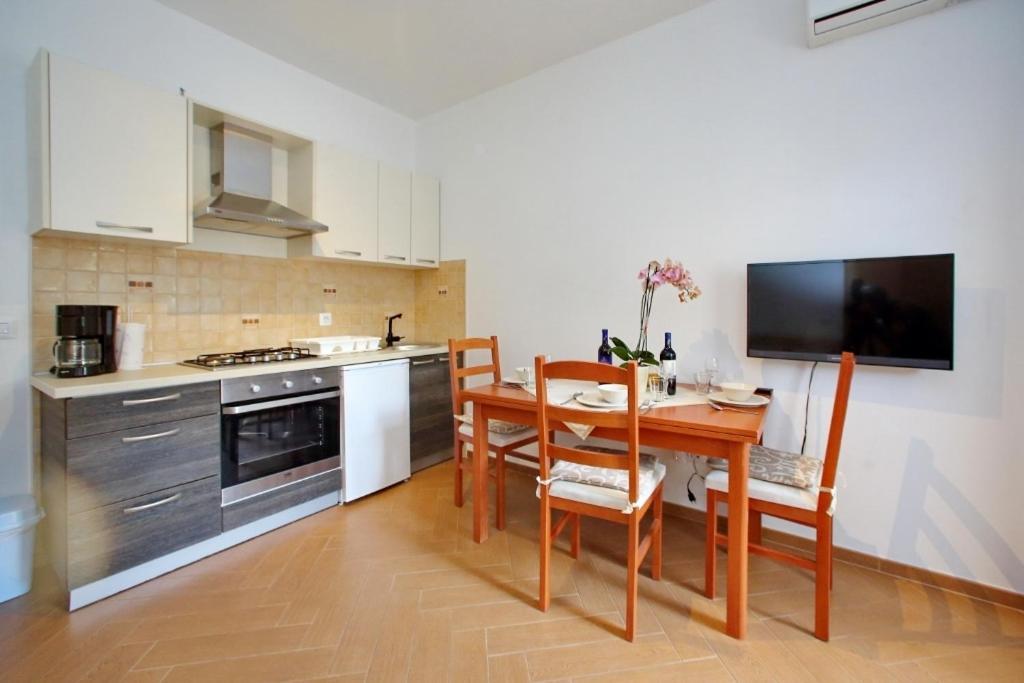Apartments With A Parking Space Sukosan, Zadar - 16641 외부 사진