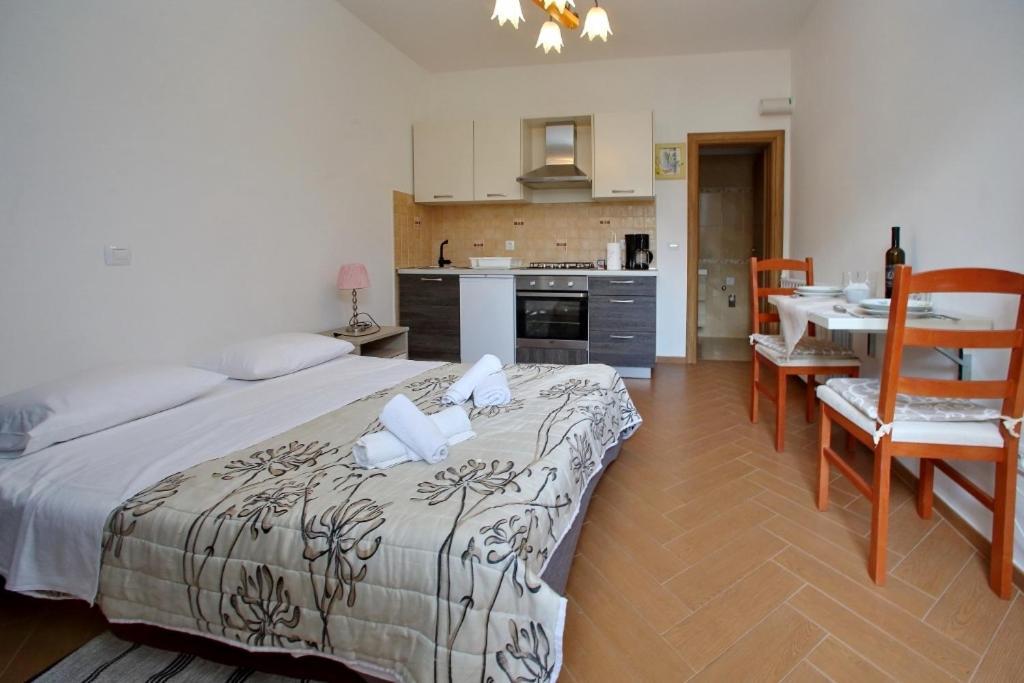 Apartments With A Parking Space Sukosan, Zadar - 16641 외부 사진