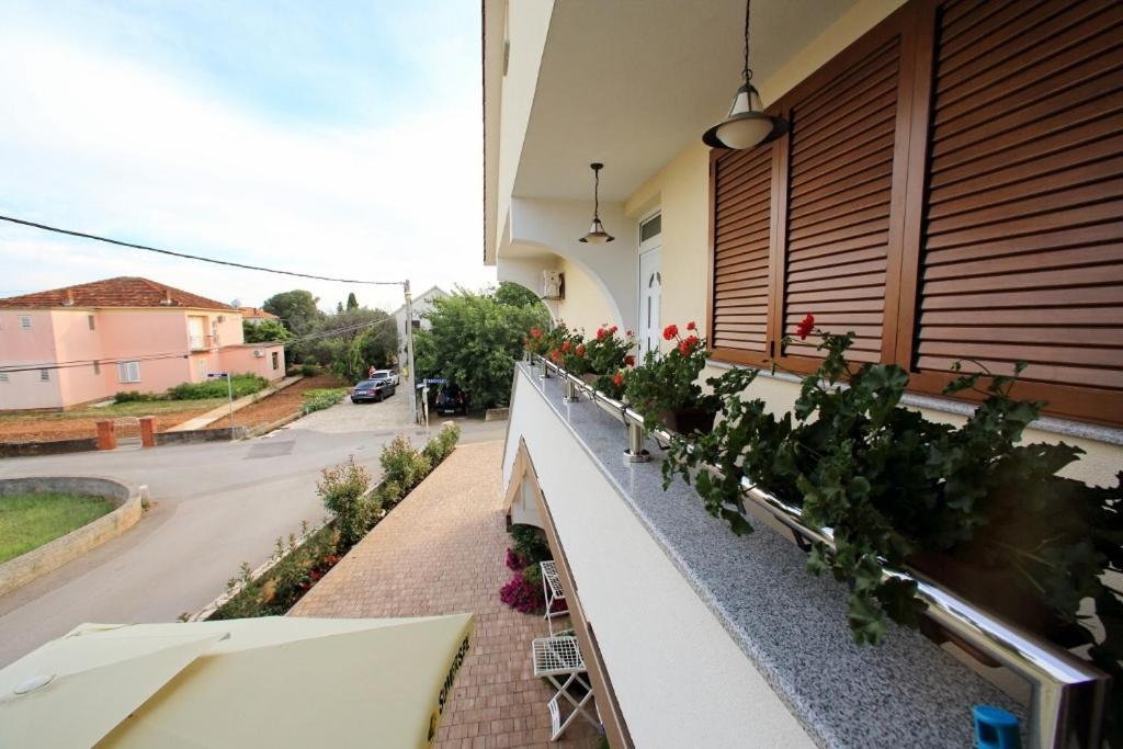 Apartments With A Parking Space Sukosan, Zadar - 16641 외부 사진